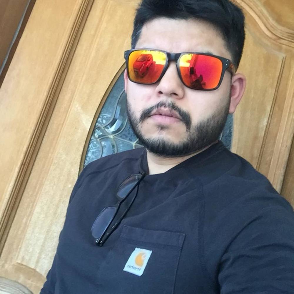 Meet your Posher, Andres